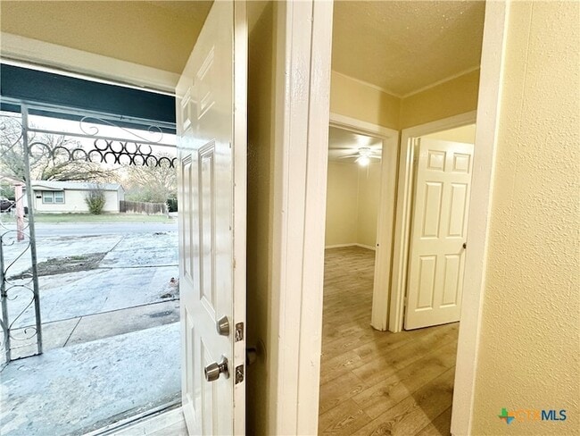 Building Photo - 104 E Fowler Ave