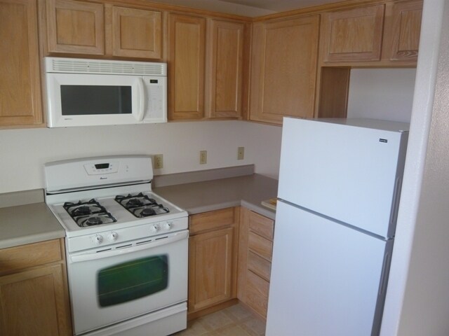Building Photo - Updated Downstairs Apartment in Santa Maria - $250 Gift Card for Move in by 12/31