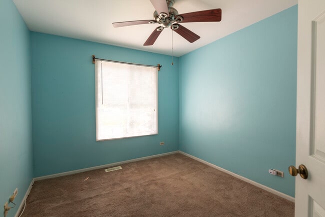 Building Photo - 1210 Andover Cir