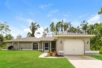 Building Photo - 3 Bedroom Pet-Friendly Home in Alva, FL with Main Street Renewal