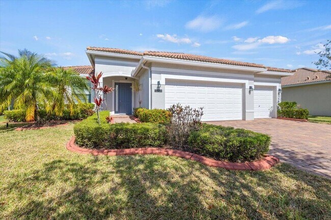 Building Photo - 12133 SW Aventino Dr