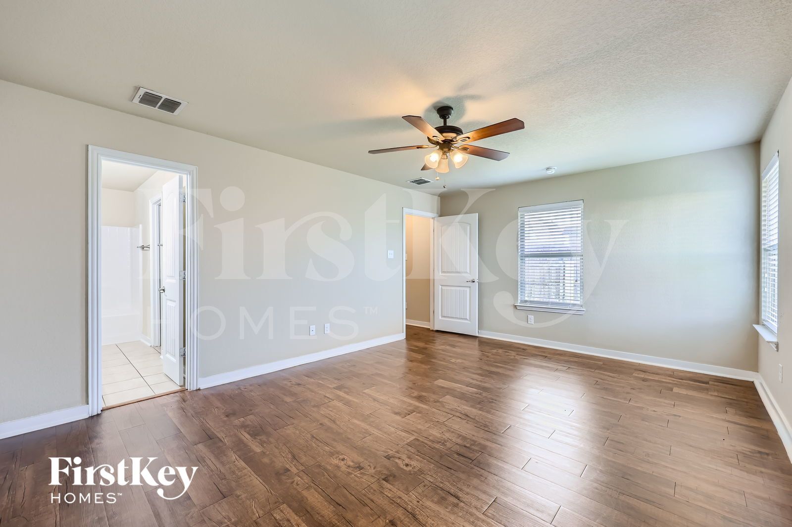 Building Photo - 3613 Cayman Dr