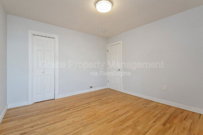 Building Photo - 322 N Raleigh St