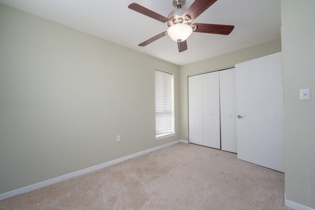 Building Photo - 35 Andrew Pl