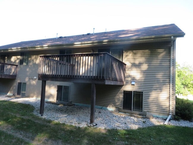 Building Photo - Raco 111/115 Nordic