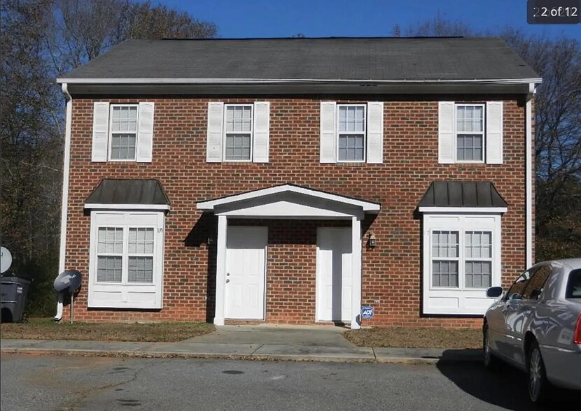 Building Photo - 142 Picasso Dr