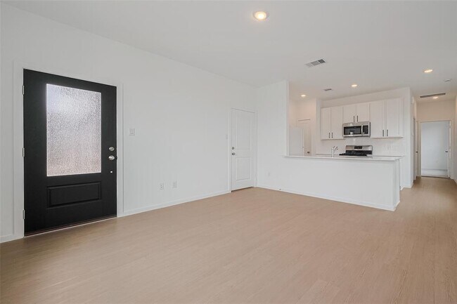 Building Photo - 26615 Coast Redwood Dr