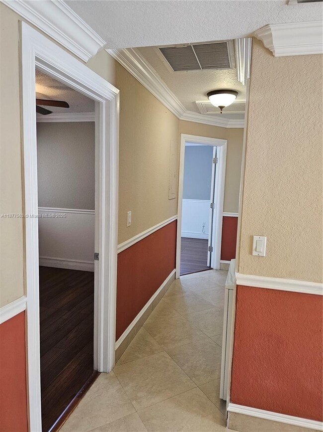 Building Photo - 17215 SW 115th Ave