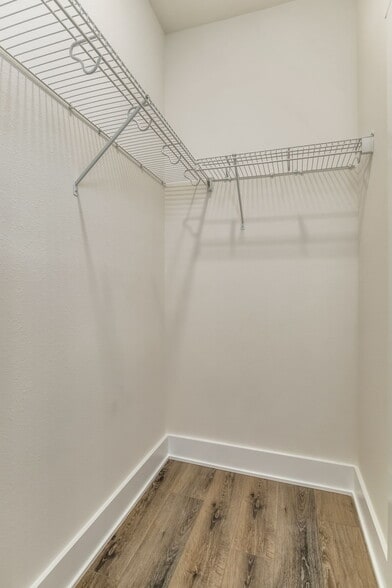 Building Photo - 520 N De Villiers St