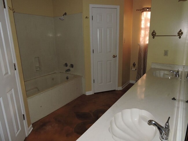 Building Photo - Great Home in Concord Estates