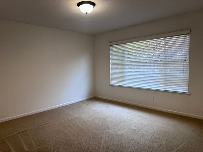 Building Photo - North Natomas- 3 Bed 2.5 bath 2 Car Corner home