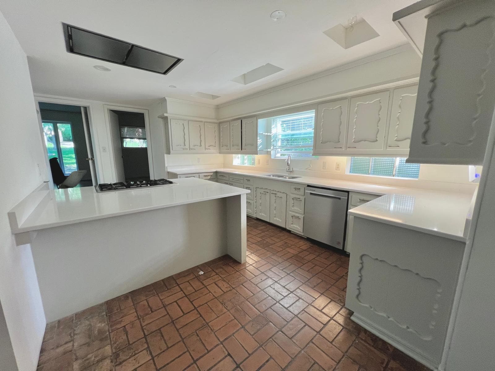 Building Photo - 8162 San Leandro Dr