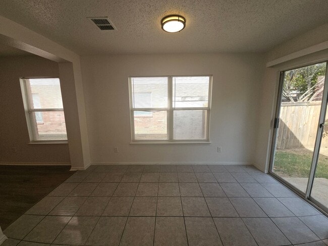 Building Photo - Nice Home in Mansfield ISD