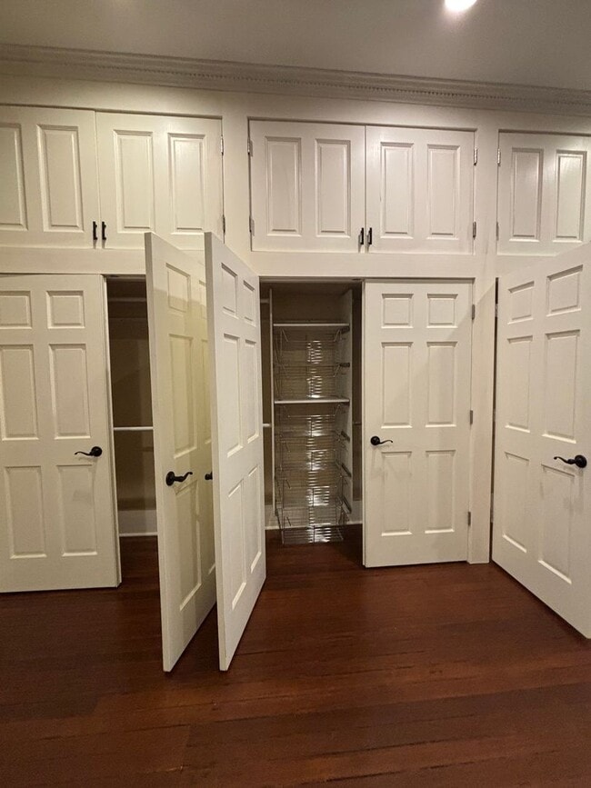 Building Photo - Historic Downtown Home with Modern Charm