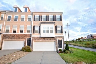 Building Photo - 3702 Sun Pl