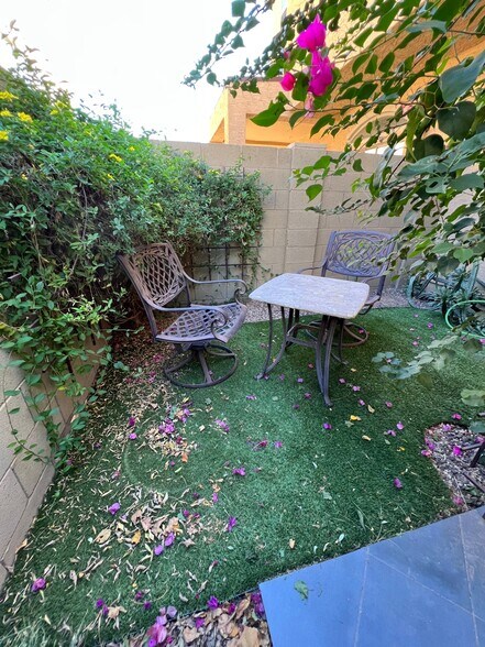 Backyard - 2402 E 5th St