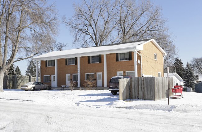 Building Photo - Washburn Circle Townhomes