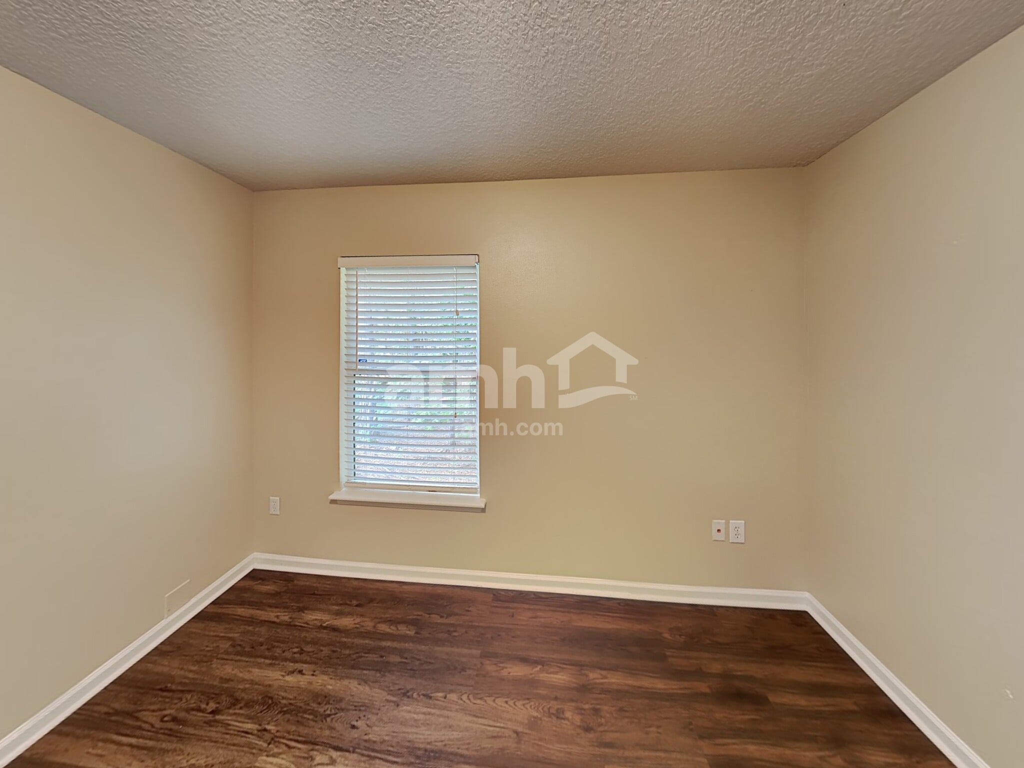 Building Photo - 612 Birchbark Trl