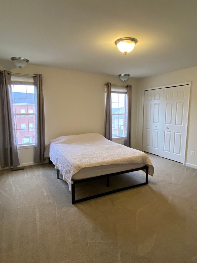 Master Bedroom - 14055 Lakeside Blvd N