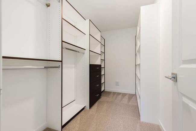 Building Photo - 304 S 48th Ct