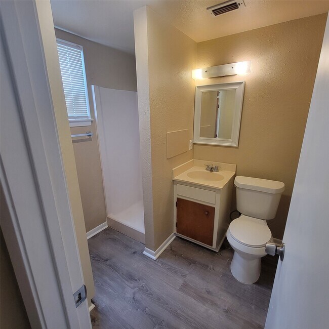 Building Photo - 802 Avenue K Ave