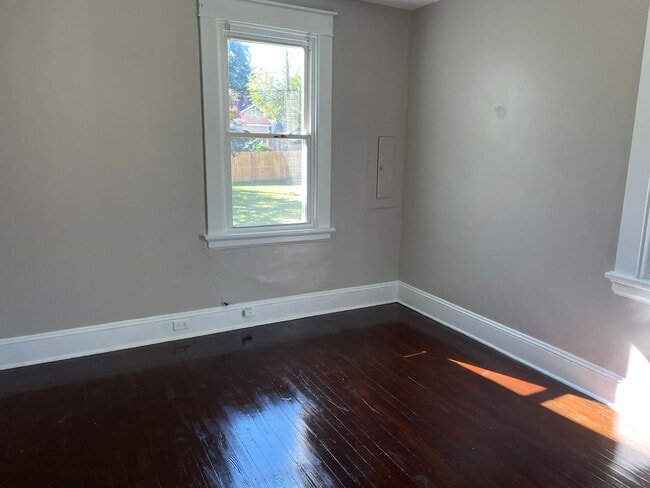 Building Photo - 3 Bedroom 1 Bath Single story