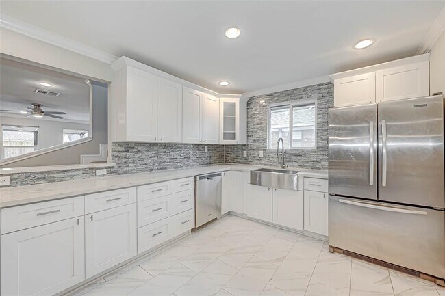 Building Photo - 5611 Nina Lee Ln
