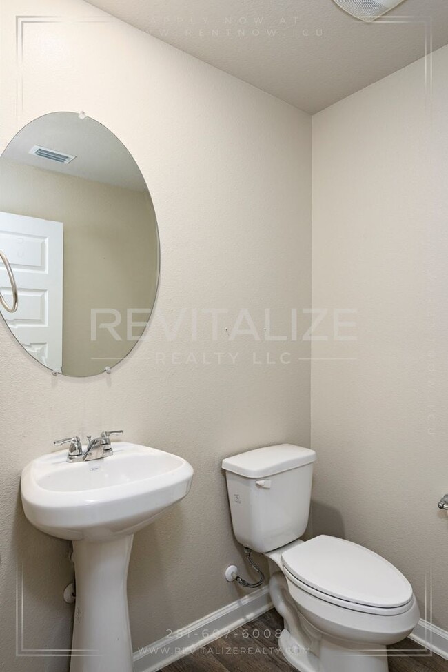 Building Photo - HALF-OFF DEPOSIT SPECIAL! Stunning 2-Story 4 BD 2.5 BA House in Spanish Fort!