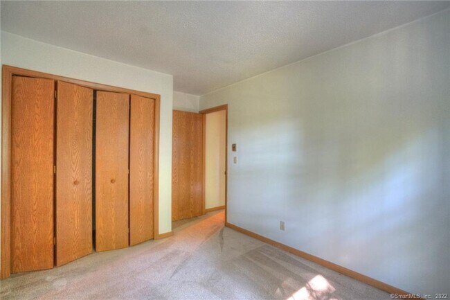 Building Photo - 26 Dartmouth Dr