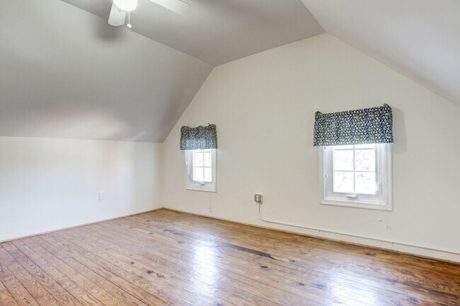 Building Photo - Updated 4 BD, 3.5 BA Stately Colonial on Kalmia RD in NW DC!!