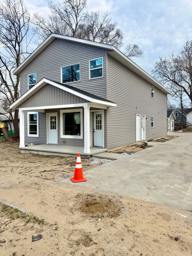 Building Photo - 313 Orchard Ave