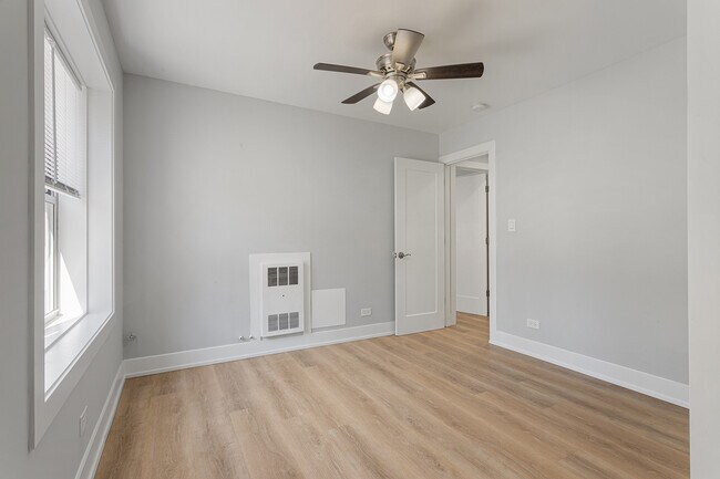 Building Photo - 1303 W Estes Ave