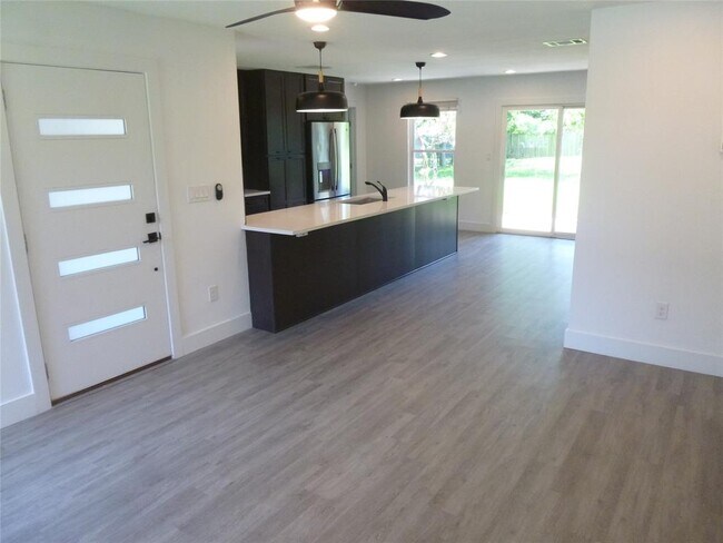 Building Photo - 7503 Eastcrest Dr