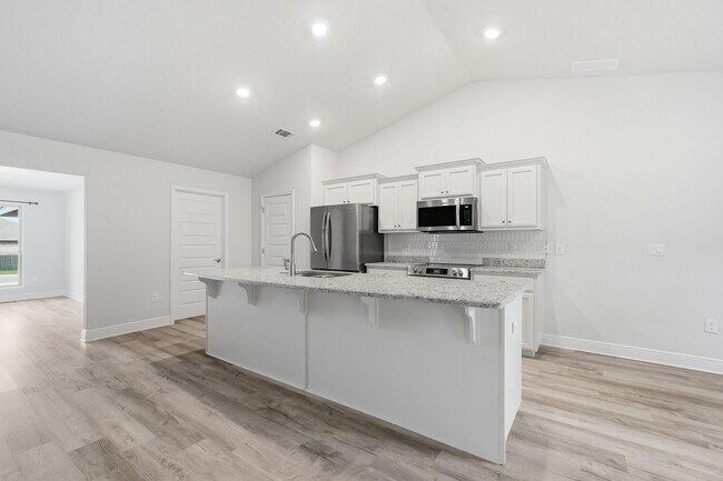 Building Photo - 5810 Crestlake Dr