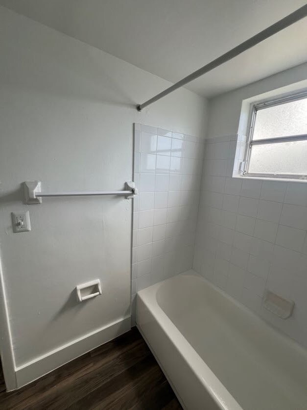 Building Photo - 374 Sunshine Dr