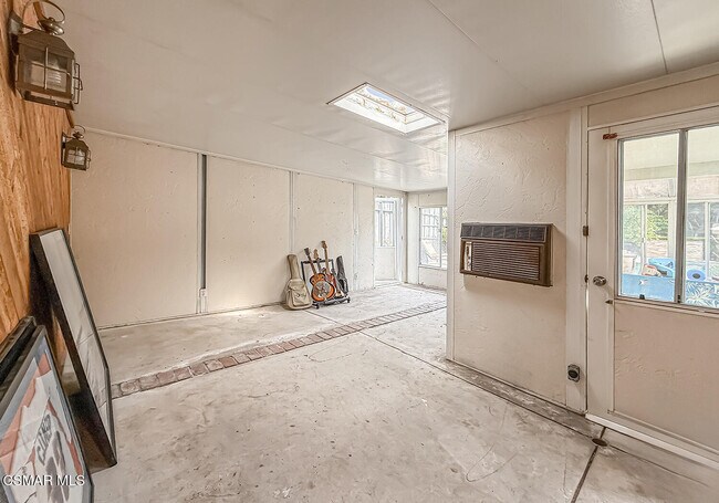 Building Photo - 1888 El Monte Dr