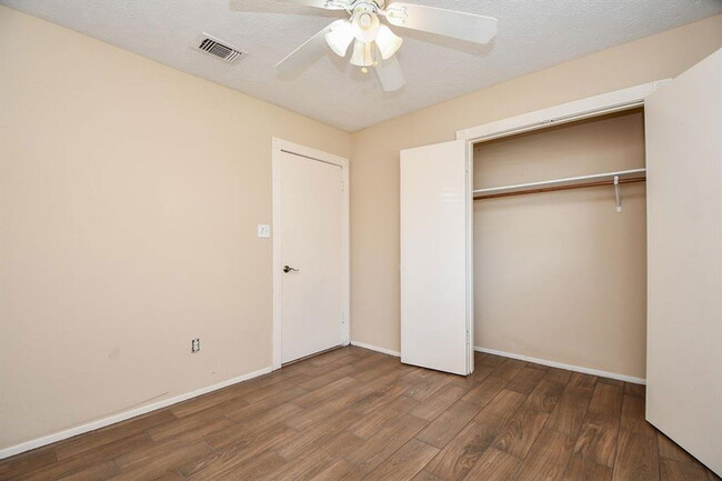 Building Photo - 14230 Cellini Dr