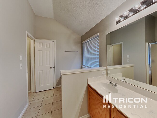 Building Photo - 1119 Cavalcade Dr