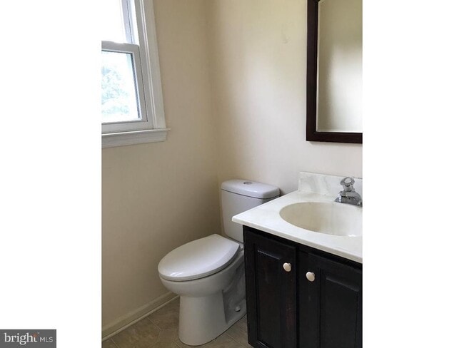 Building Photo - 2 Corwen Terrace W