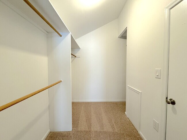 Building Photo - Stunning Top-Floor Penthouse Condo – Loaded with Luxury Upgrades!