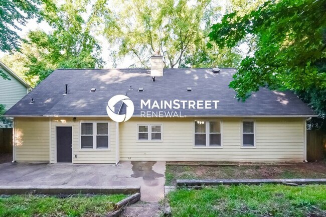 Building Photo - 4 Bedroom Pet-Friendly Home in Hampton, GA with Main Street Renewal