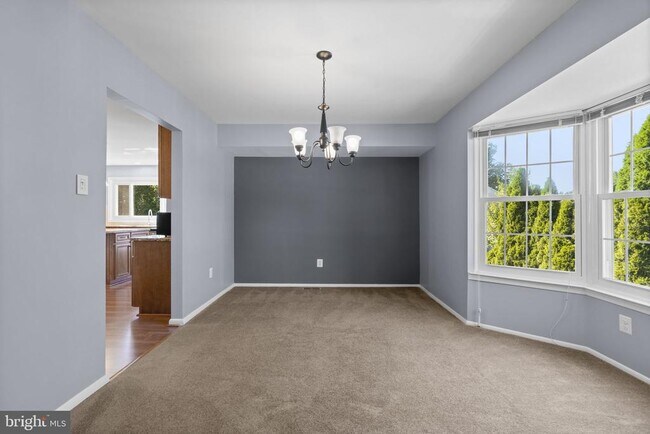 Building Photo - 4706 Bates Dr