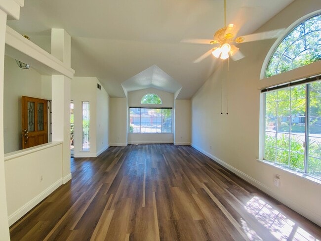 Building Photo - Charming Single-Story Corner Lot Rental