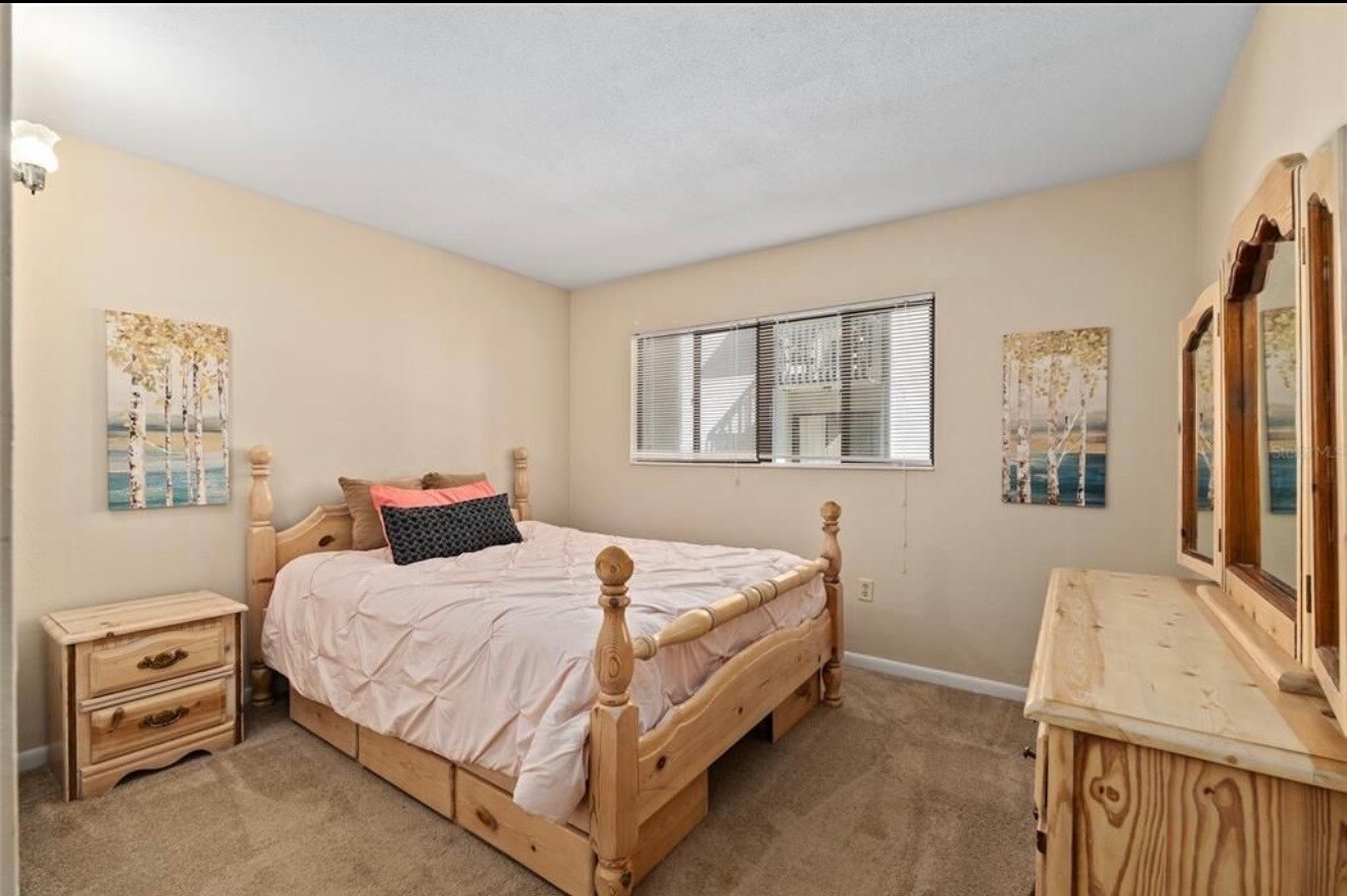 Building Photo - 401 NW 39th Rd