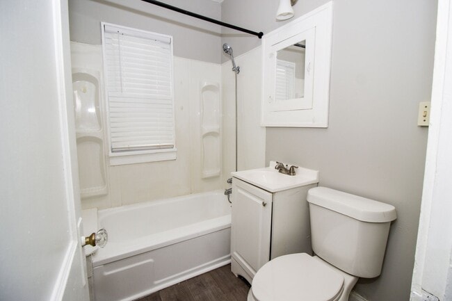 Building Photo - 14112 Edgewood Ave