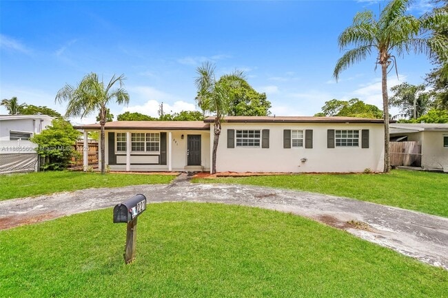 Primary Photo - 221 N 65th Way