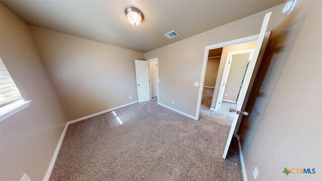 Building Photo - 307 Dober St