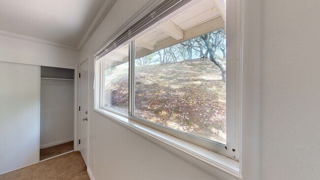 Building Photo - 7 Merrydale Rd