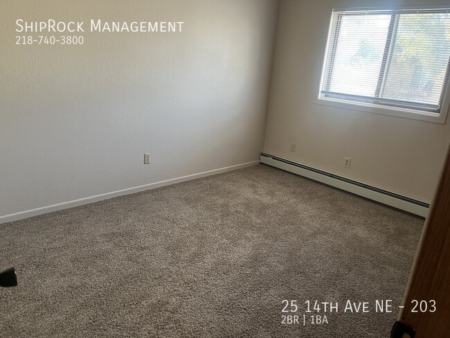 Building Photo - Completely Renovated Rosebrook #203