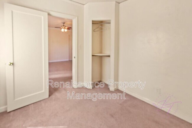 Building Photo - 1026 Windeler Ave